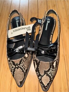 No Boundaries Snake Strappy Flat